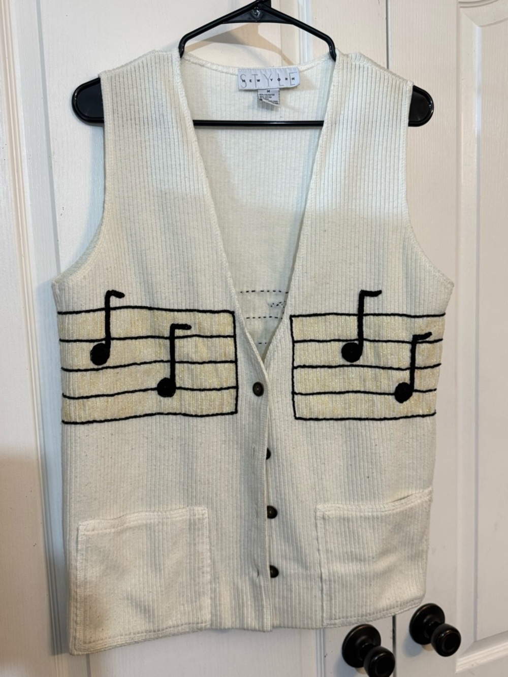 Vintage Ivory Knit Vest with Musical Note Design